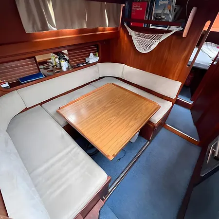 Romantischer Bootsurlaub 船屋 Ostseebad Kühlungsborn