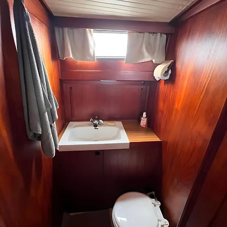 船屋 Romantischer Bootsurlaub