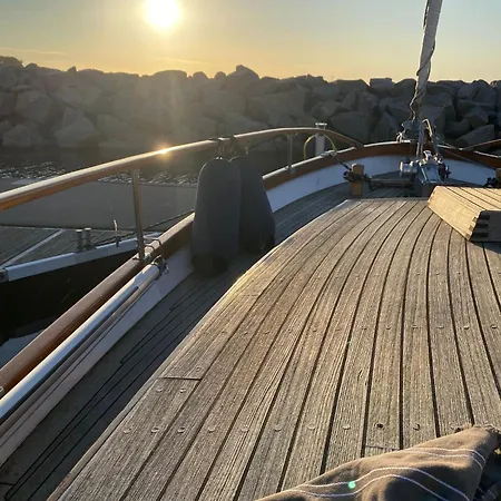 船屋 Romantischer Bootsurlaub Ostseebad Kühlungsborn